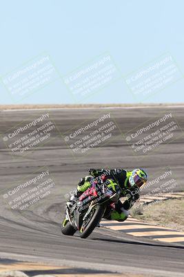 media/Jan-15-2026-Racers Edge (Thu) [[dfebeb70ab]]/3-B Group/Session 2 (Bowl Exit)/